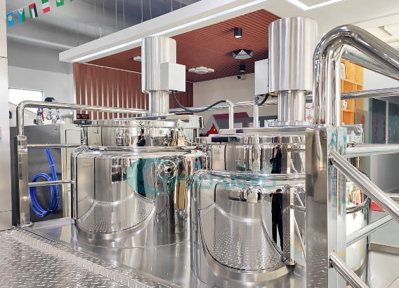 Auto-lifting Vacuum Homogenizer Mixer