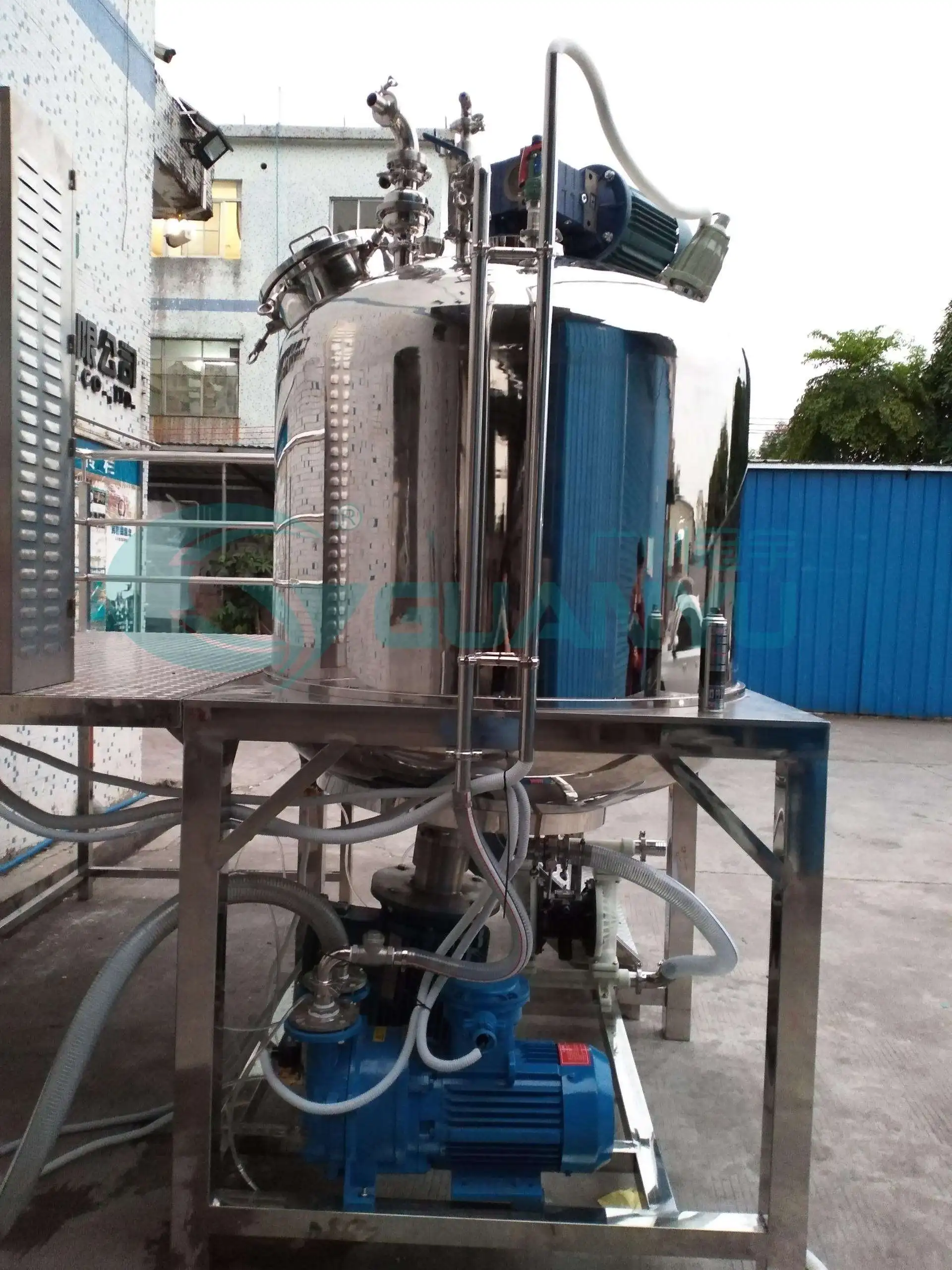 cosmetics mixer