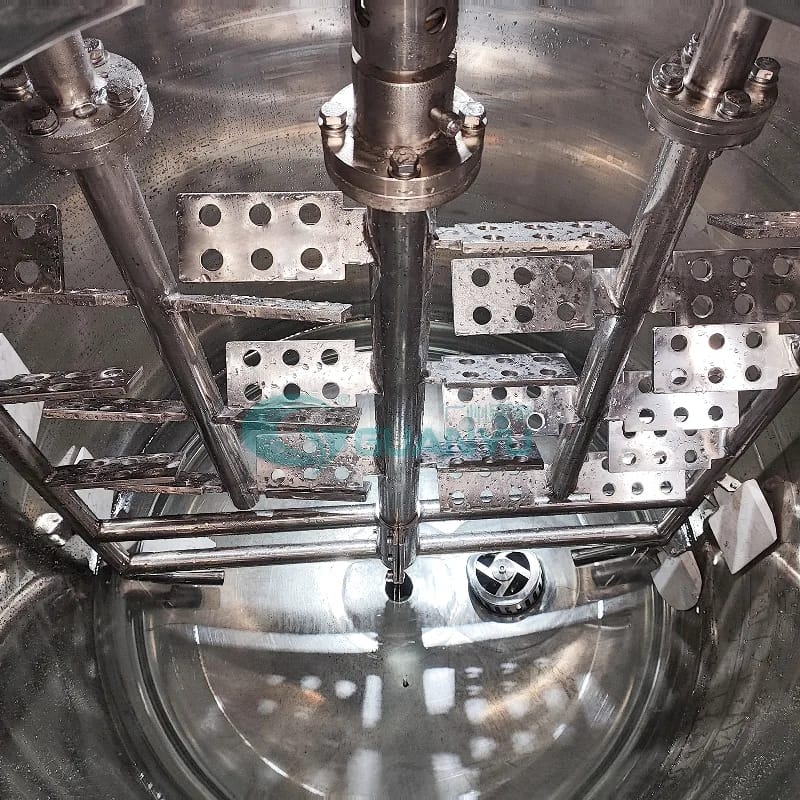 The Role of Stainless Steel Mixing Tanks in Shampoo Production 3 stainless steel mixing tanks, car shampoo manufacturing, eco-friendly car cleaning, liquid mixing machines